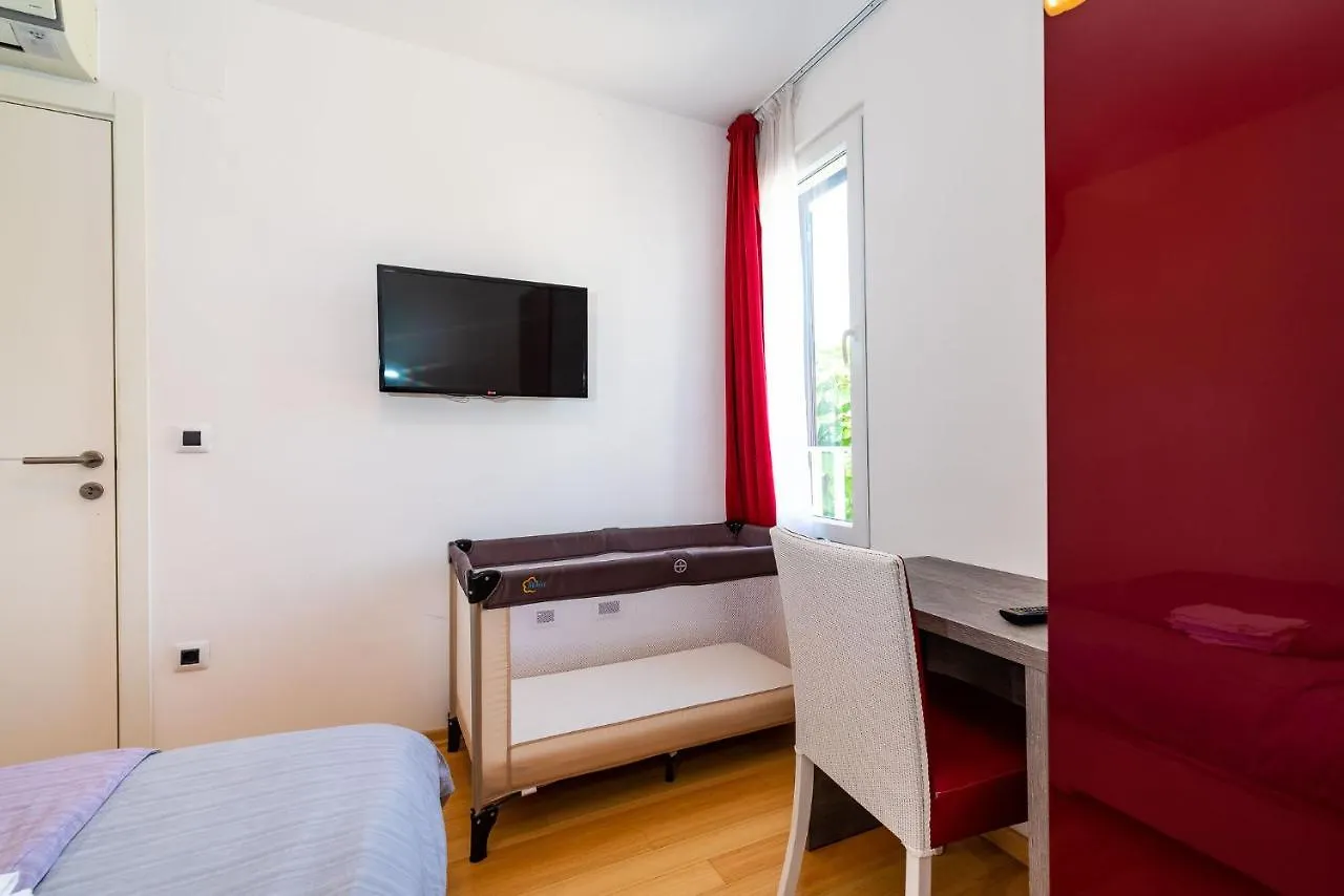 Sunset Apartment Petrcane Croatia